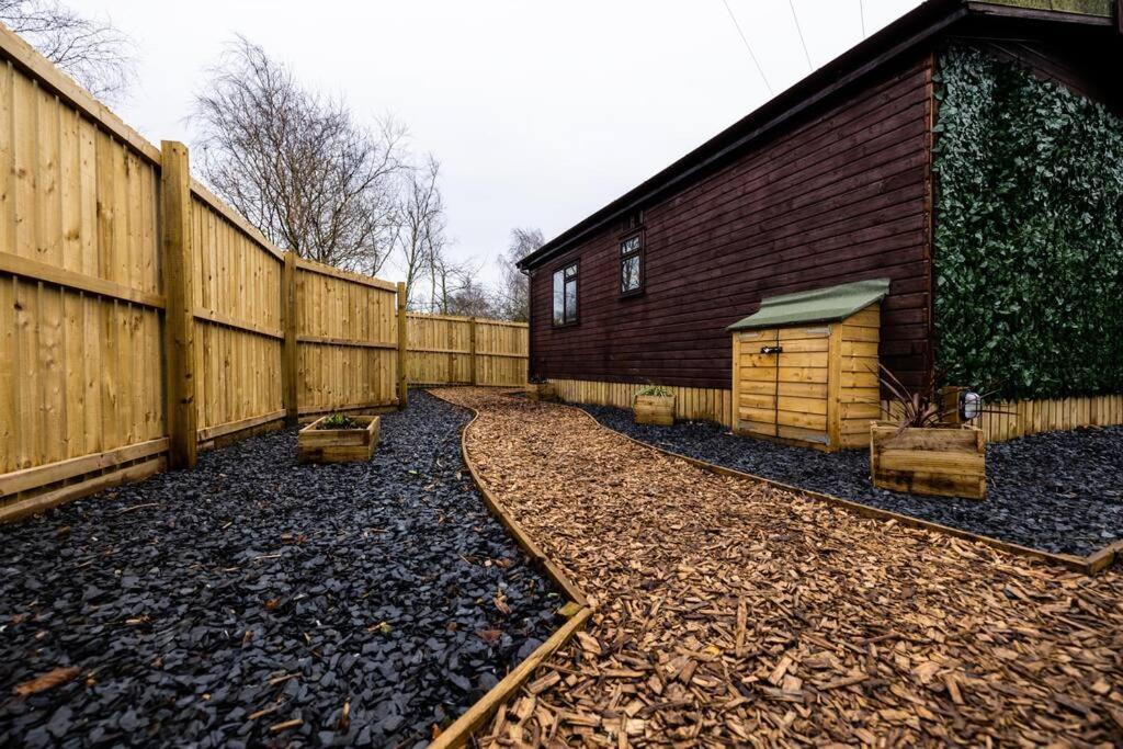 The Woodland Lodge - Wood Fired Hot Tub And Firepit Hambleton المظهر الخارجي الصورة